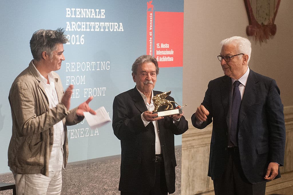 El León de oro a la trayectoria para brasileño Paulo Mendes.