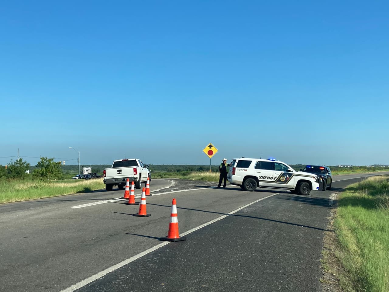 Autoridades atienden un accidente de carácter crítico entre la carretera 211 y 90