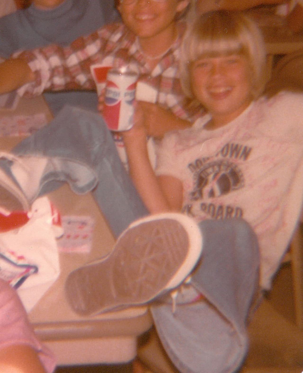 Brad a los diez años, feliz.