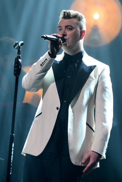 "Aunque todavía falta mucho por recorrer. No podemos rendirnos hasta que seamos iguales", anotó el cantante.