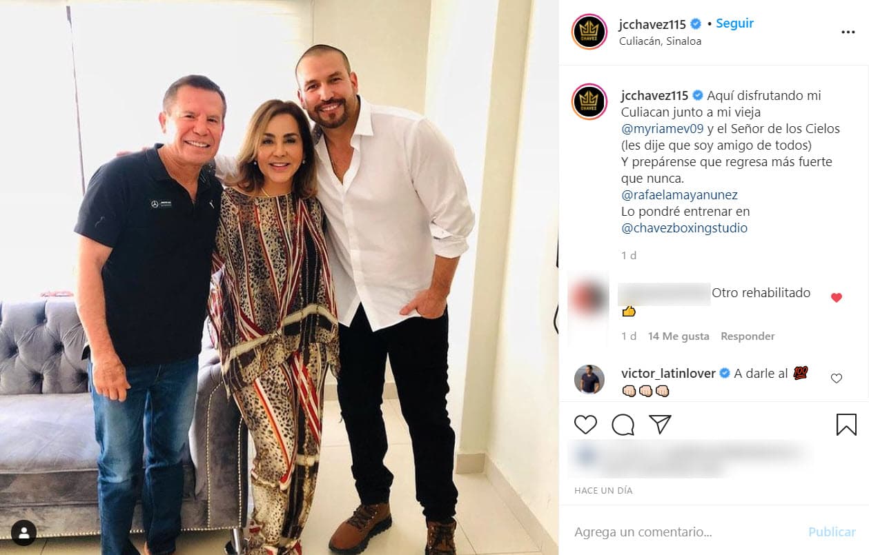El 1 de diciembre, el boxeador compartió en su cuenta de Instagram una imagen donde aparece al lado del actor: "Aquí disfrutando mi Culiacán junto a mi vieja Myriam Escobar y el Señor de los Cielos (les dije que soy amigo de todos). Y prepárense que regresa más fuerte que nunca Rafael Amaya. Lo pondré entrenar en JC Chavez Boxing Studio", escribió el expugilista.
<br>
