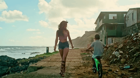 Uno de los atractivos del video musical fue la participación de la modelo puertorriqueña y ex Miss Universo Zuleyka Rivera, quien hace de contraparte de Luis Fonsi en esta canción romántica.