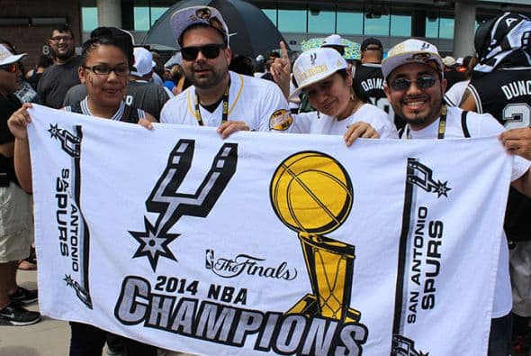 Photos: Spurs Championship Parade 2014