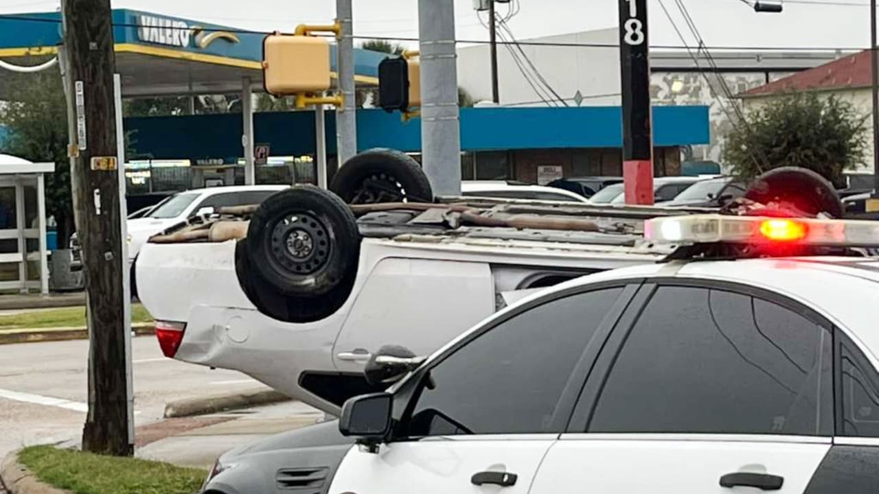 Persecución, choque y tiroteo en Houston: sospechoso, en estado crítico tras enfrentarse con la policía