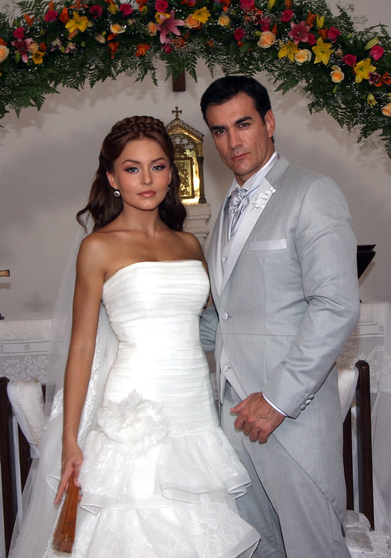 Al concluir ese proyecto, formó gran mancuerna con 
<b><a href="https://www.univision.com/temas/angelique-boyer">Angelique Boyer</a></b> en 
<b>Abismo de Pasión</b>, trasmitida en más de 30 países.