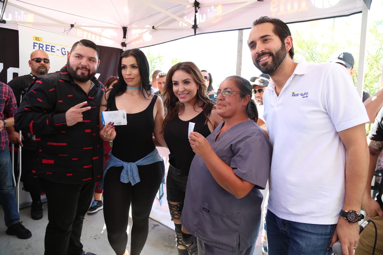 Así se divierten los locutores del Free-guey show cuando no están en cabina.