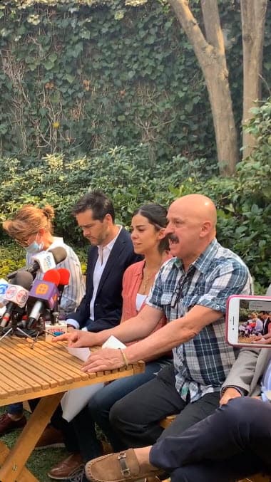 El 10 de abril, un día después de la liberación de Eduardo Ojeda, Daniela ofreció una conferencia de prensa para mostrar su indignación ante un presunto "
<b>acto de una evidente injusticia</b> acontecida dentro del Tribunal Superior de Justicia del Estado de Guerrero".
<br>