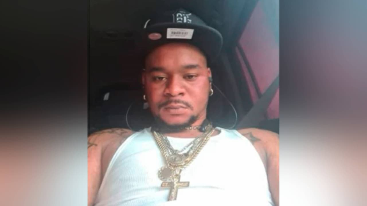 Lanmo Sanjou, de Haití, como líder de la pandilla 400 Mawozo, presuntamente participó en el secuestro de octubre de 2021 de 17 misioneros cristianos en Haití, incluidos cinco niños, uno de tan solo 8 meses. Al parecer, los rehenes fueron retenidos a punta de pistola y la mayoría permaneció cautivo durante 61 días. La pandilla exigió el pago de un rescate por cada una de las víctimas.