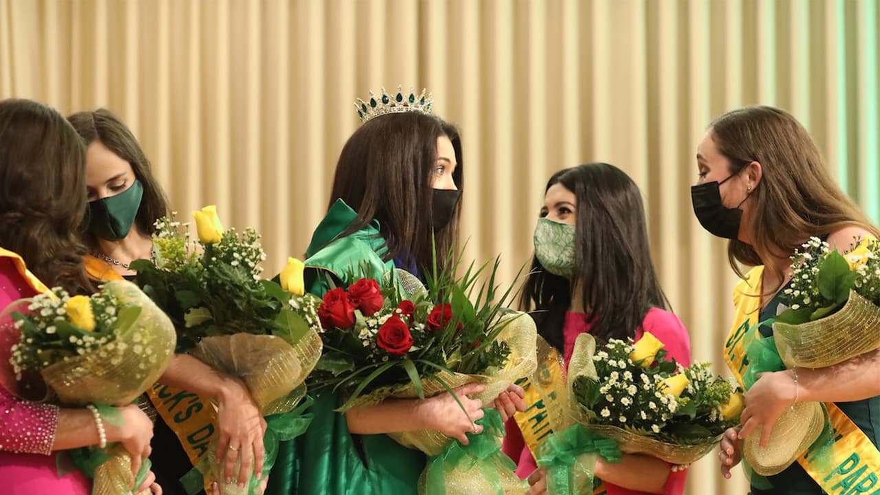 Todavía en enero, cuando se realizó la selección de la reina, el uso de cubrebocas era obligatorio.