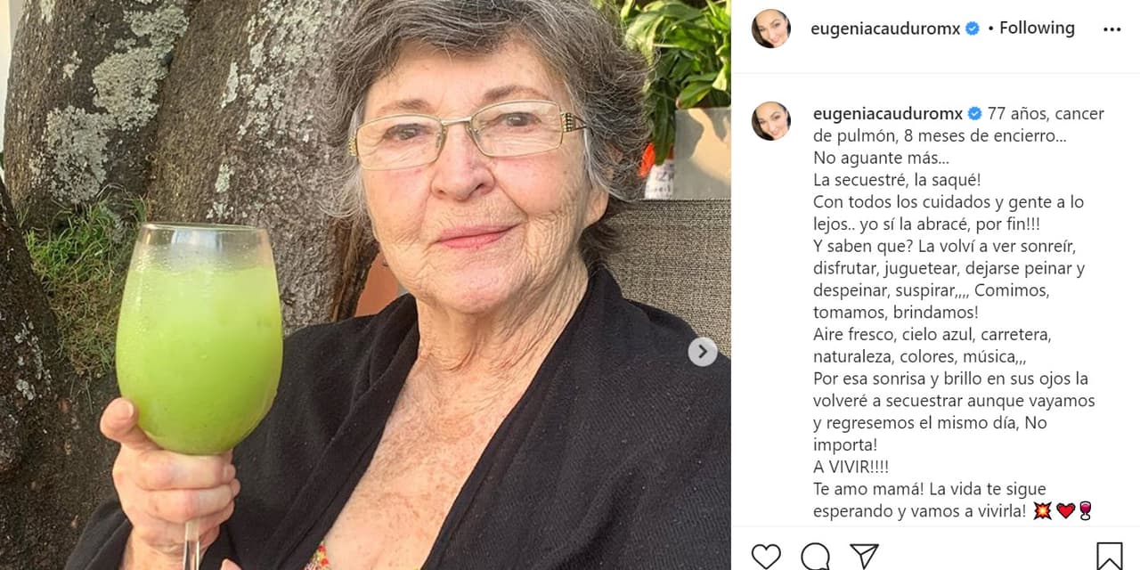 Este lunes 16 de noviembre publicó una serie de imágenes
<b><a href="https://www.instagram.com/p/CHpxzLeFeyu/" target="_blank">al lado de su madre</a></b>, con quien no tenía un abrazo desde hace 8 meses.
<br>