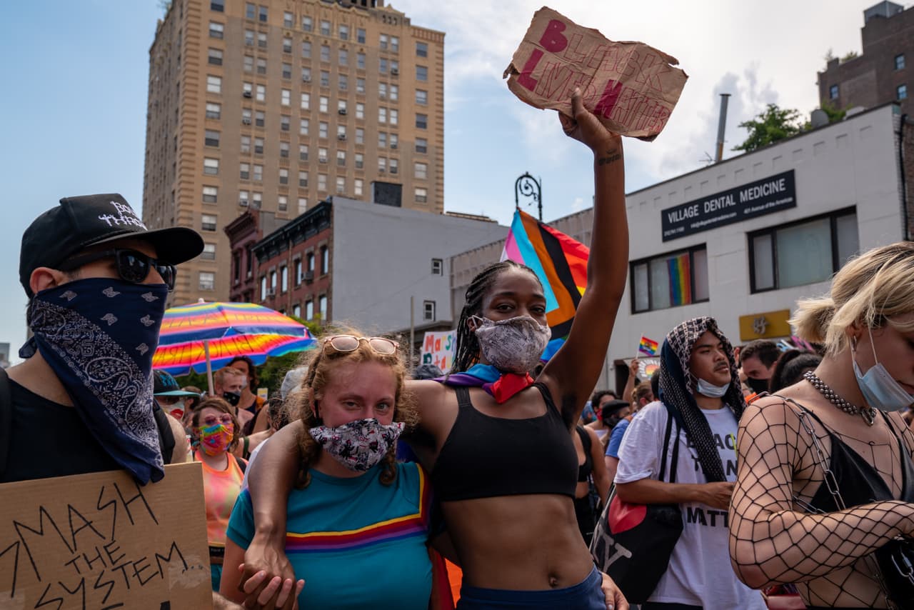 "Este es un movimiento que va a estar en la lucha en contra del racismo y la lucha por el reconocimiento tanto de personas LGBT y como personas de color en este caso como personas migrantes de habla hispana, dijo Wendell Oviedo Briseño, joven hispano.