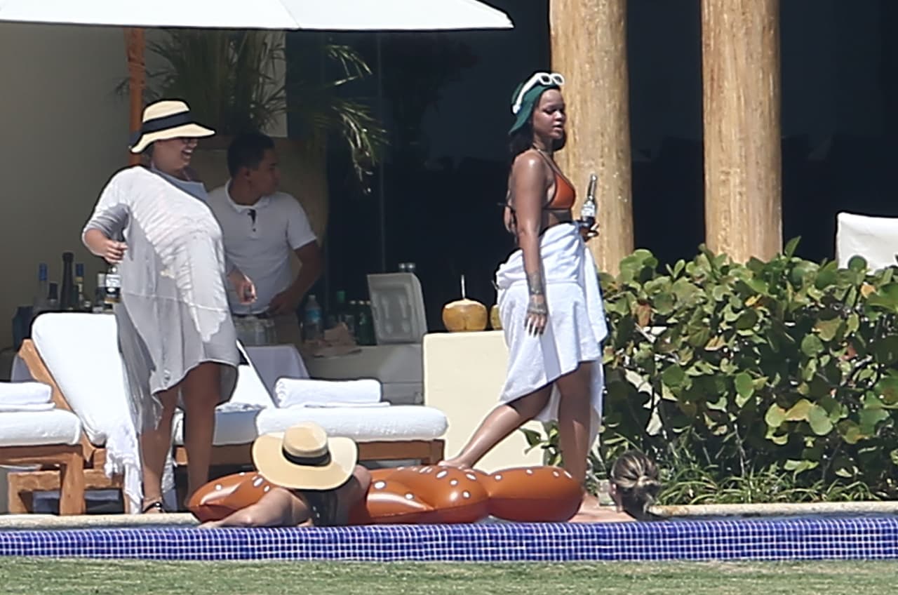 Rihanna pasó unos días de descanso en Casa Aramara, un condominio de lujo en Puerto Vallarta, México.
