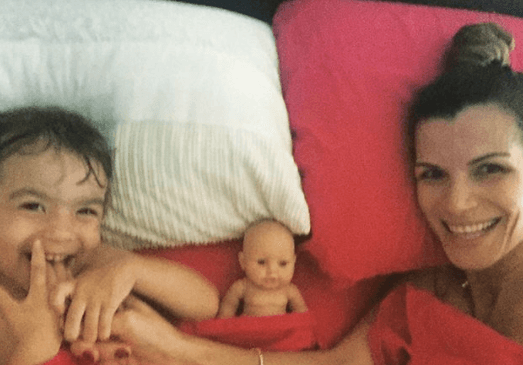 A través de sus redes sociales, Cristy ha compartido lo emocionada que está de que llegue el 2018, y con él su nuevo bebé.