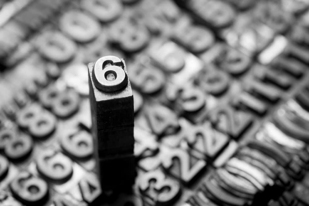 Si eres un 
<b>SEIS</b> espera viajes y anuncios de cambios laborales, situaciones inesperadas asociadas con tu trabajo y posibilidad de un traslado, mudada o gestión similar. En este día estarás en la vibración cinco que es muy divertida y dinámica.