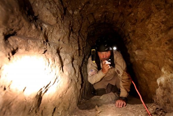 "Los agentes creen que este túnel pertenece a un importante cártel de la droga mexicano", dijo la portavoz de la Agencia de Inmigración y Aduana estadounidense (ICE), Lauren Mack.