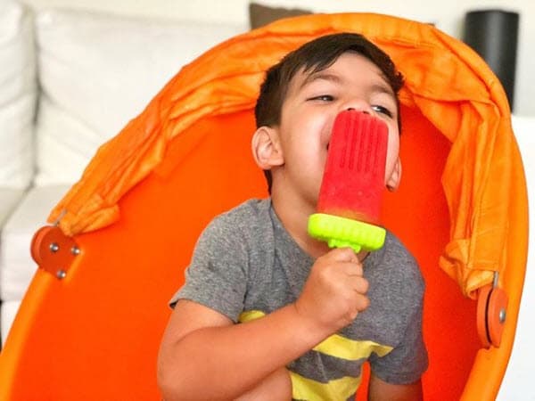 Con los momentos captados por la cámara, Matteo refleja que es un niño muy juguetón.