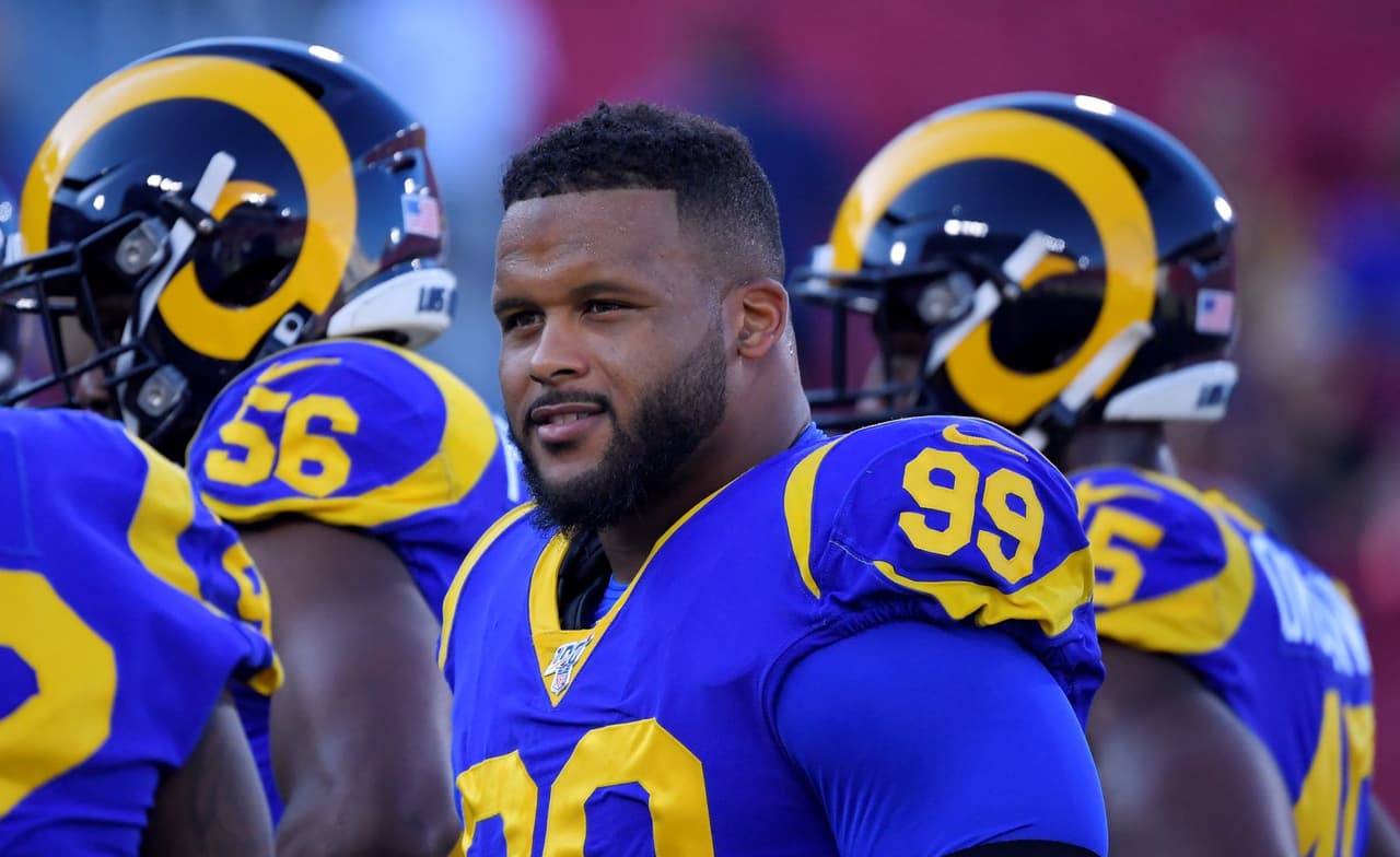 Aaron Donald: “Jugar sin fanáticos no sería divertido”