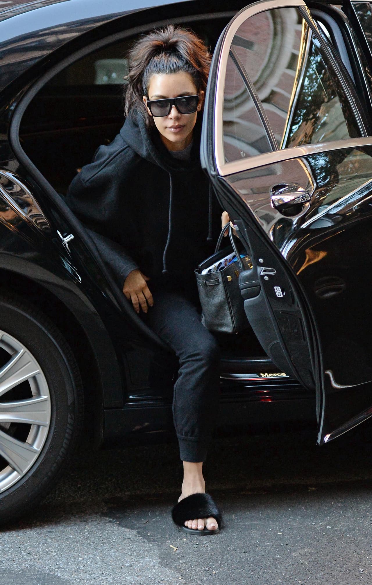 La estrella de televisión fue captada en Nueva York en chanclas, cabellera despeinada, sin maquillaje y sin sus vestidos ajustados y altas zapatillas.