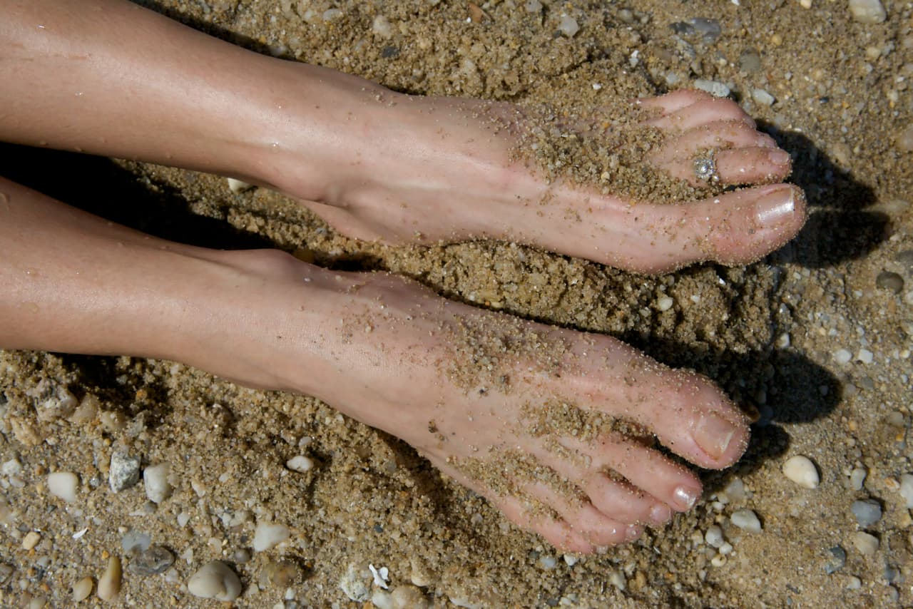 Piscis. Aspecto de salud que debes vigilar: los pies. Regidos por tu signo pisciano los pies deben ser objeto de tu atención durante esta etapa del novilunio en la que está rigiendo tu signo opuesto.