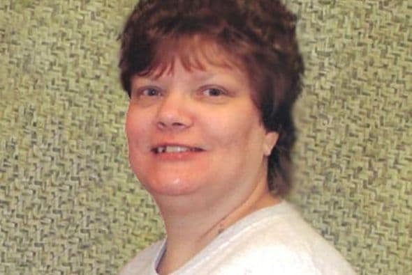 Teresa Lewis fue ejecutada el 23 de septiembre de 2005 por inyección letal. Fue encontrada culpable de ordenar a dos hombres, uno de ellos su amante, que matarán a su marido y a su hijo político en el 2002. Foto tomada de Murderpedia.