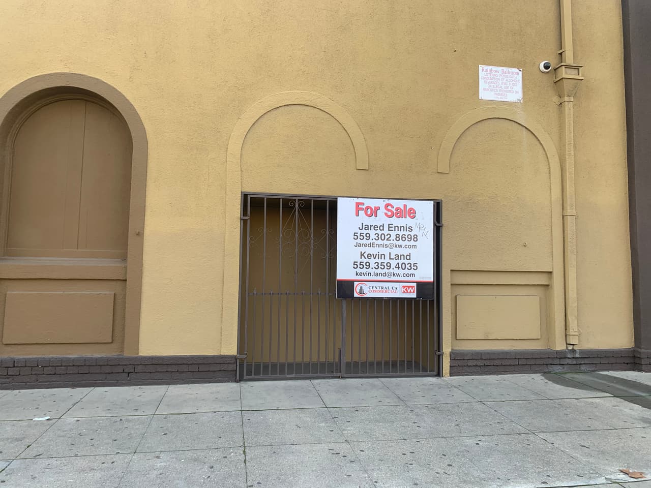 El lugar de 18 mil pies cuadrados está a la venta por casi 4 millones de dólares.