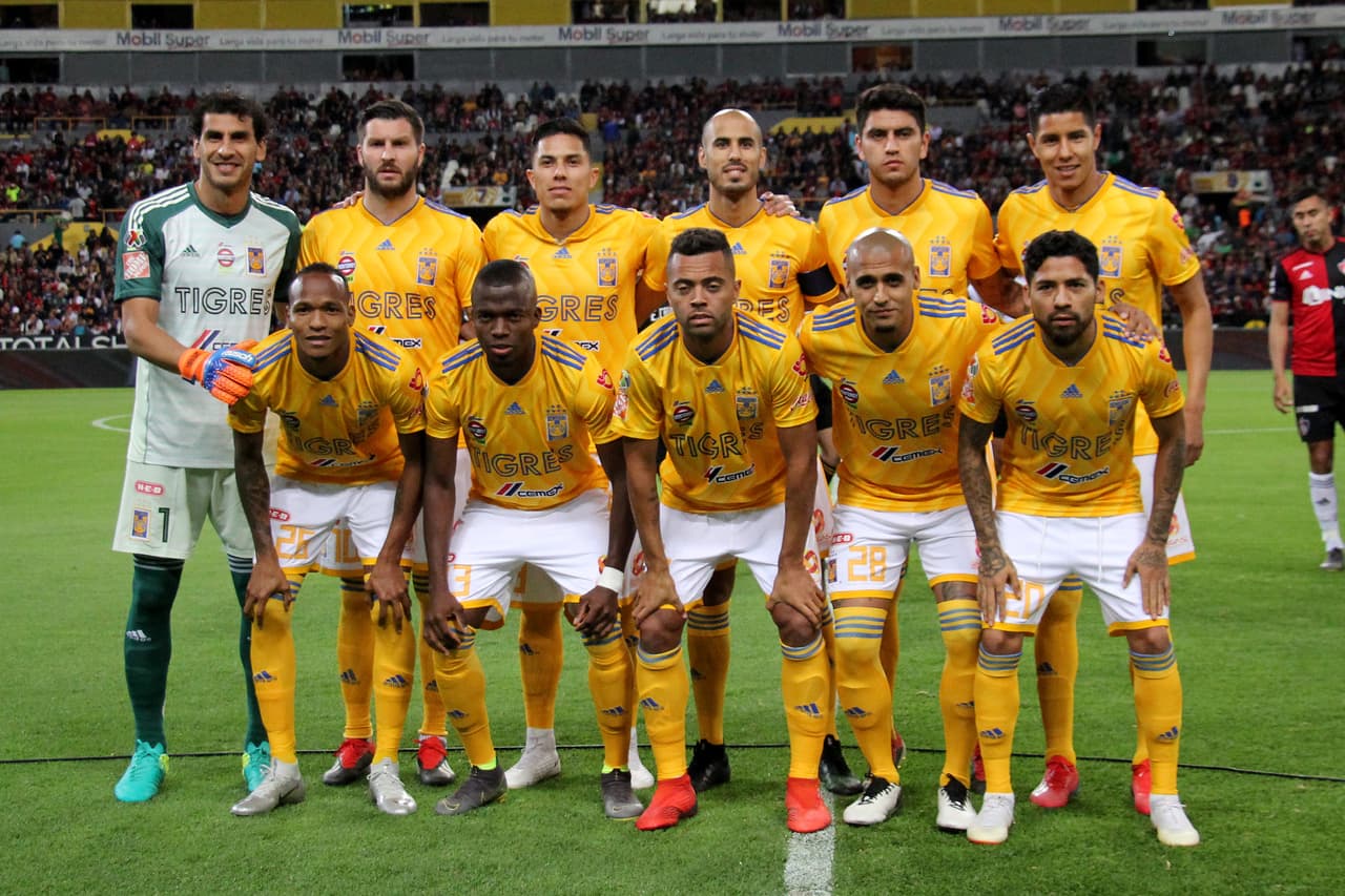 Los pupilos de Ricardo Ferretti saltaron a la cancha del estadio Jalisco con esta alineación para el inicio del partido.