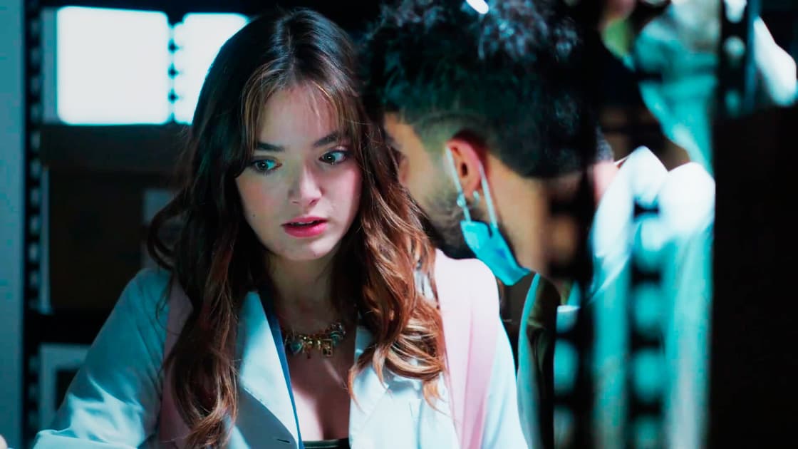 Circe descubre que Melina estuvo en un psiquiátrico | Papás Por Siempre | Capítulo 72