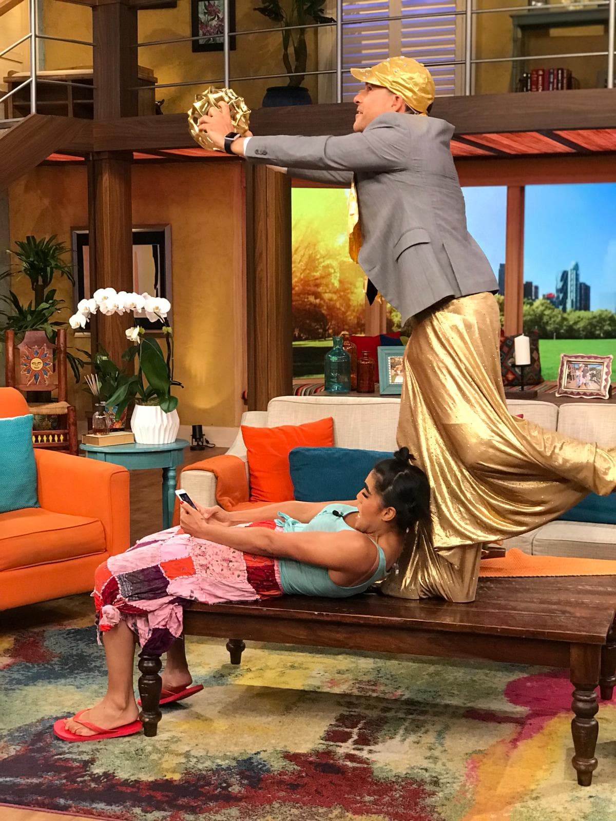 Mela hizo varias tomas con su celular para presumirlas en sus redes sociales.