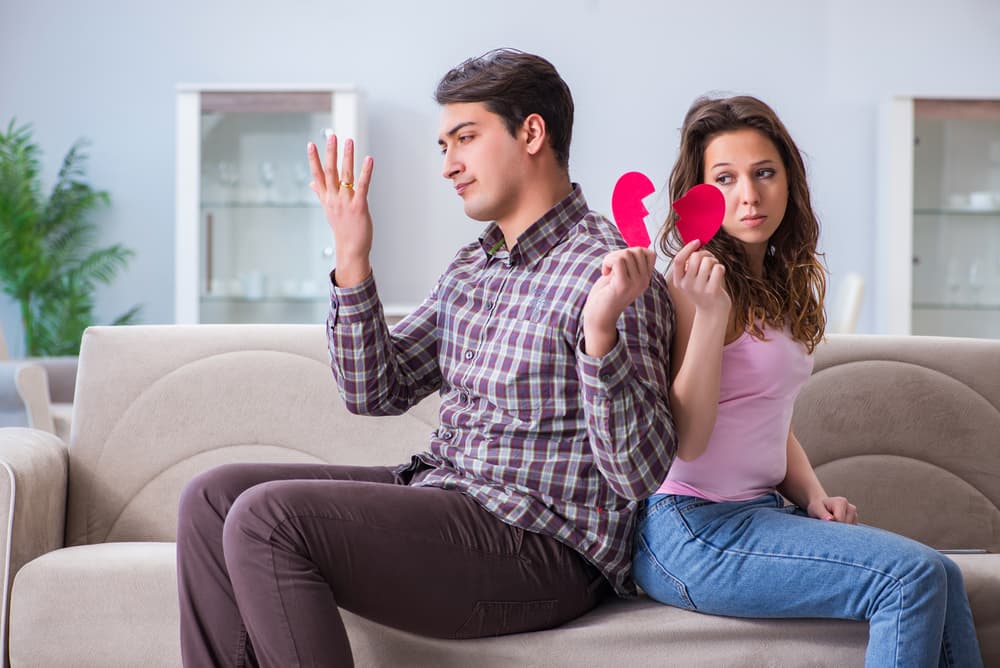 <b>¿Cómo superar las incompatibilidades?</b>
<br>Muchas veces en ese reto o desafío crecen las voluntades y se fortalece el amor, así que no te sientas mal si tu signo no es compatible con tu pareja, posiblemente haya otros factores dentro de su personalidad que sí lo sean y que ambos puedan trabajar juntos para concentrarse en aquello que los une, y no en lo que los separa.