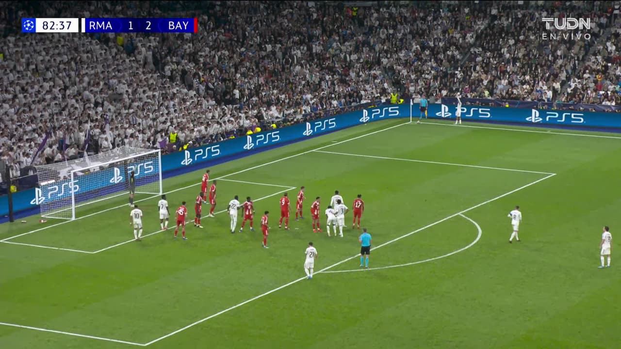 ¡TIRO ATAJADO! disparo por Éder Militão.