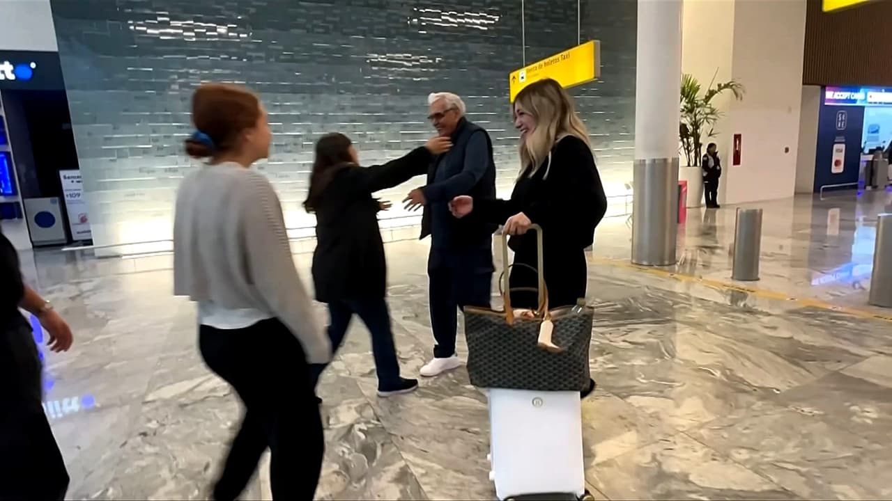De vuelta a México: El abuelito viral de 89 años que viajó a México para alentar a su equipo en la Copa
