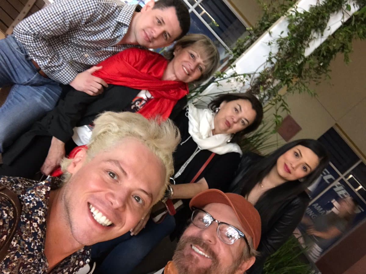 Óscar y Alejandro festejaron su despedida de solteros acompañados por la familia de Ruiz.