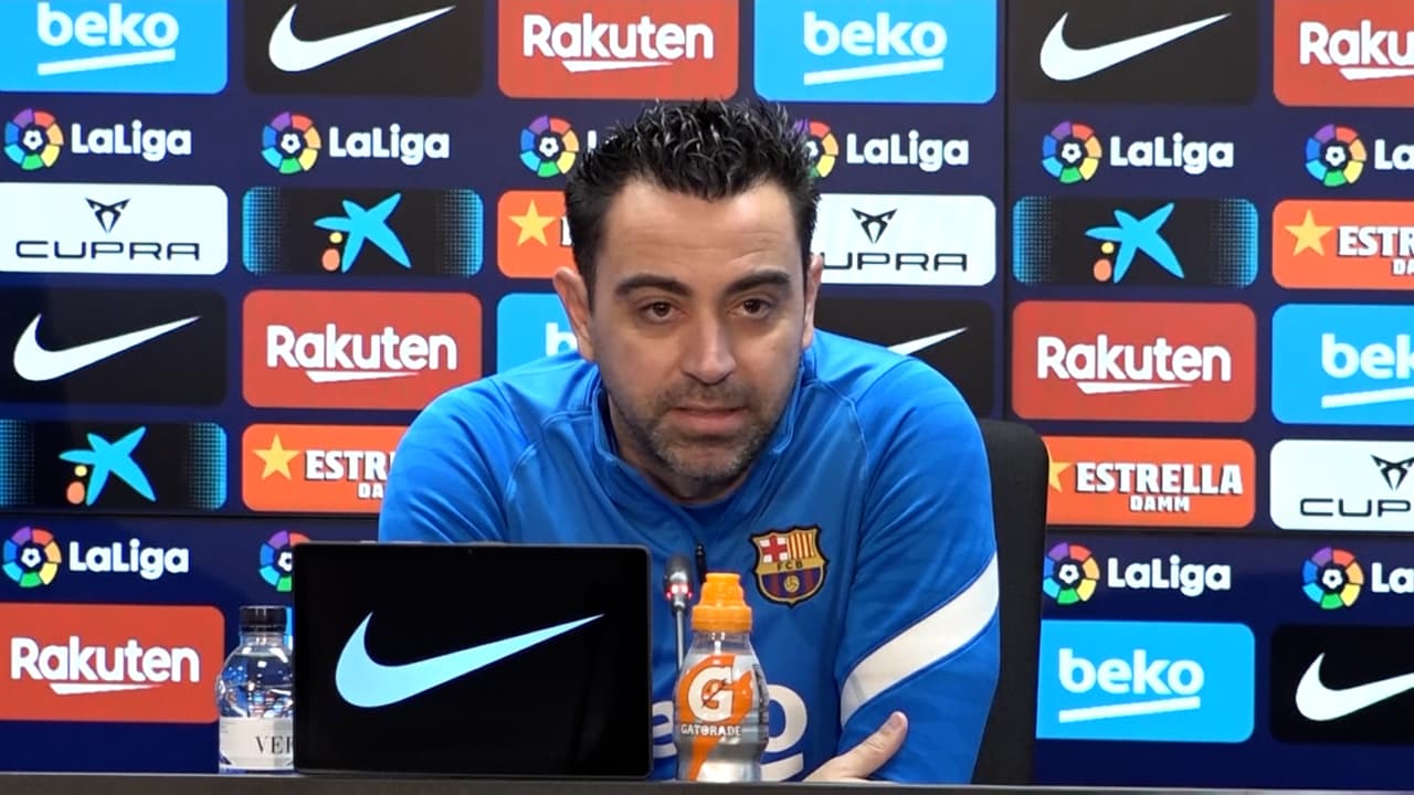 Xavi pide a sus jugadores "tener valentía" para vencer al Real Madrid