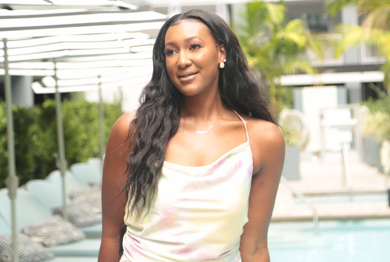 Diop inició su empresa con poco dinero en medio de la pandemia, ahora asegura que ha alcanzado más de tres millones de dólares. En una
<a href="https://www.univision.com/local/los-angeles-kmex/ellie-diop-madre-soltera-millon-dolares-hijo-estrategia" target="_blank">conversación con Univision 34 Los Ángeles</a>, Diop reflexionó sobre los aspectos que la llevaron al éxito, los cuales son consejos que pueden servir para quienes están pensando en crear su propia empresa.