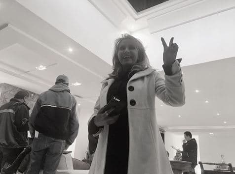 La estrella de 'Me declaro culpable' intentó salir de la tienda de descuento Saks Off 5th con ropa escondida en su bolsa sin pagarla. Luego de pagar una fianza de 800 dólares, la actriz fue puesta en libertad la noche del 28 de septiembre. Hasta el momento Daniela no se ha pronunciado al respecto.