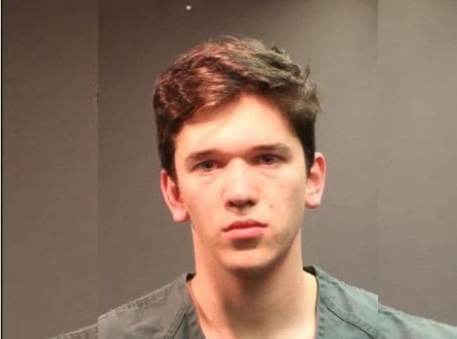 Hombre de 21 años está preso por abusar sexualmente de una niña de 12 años que conoció en Tinder