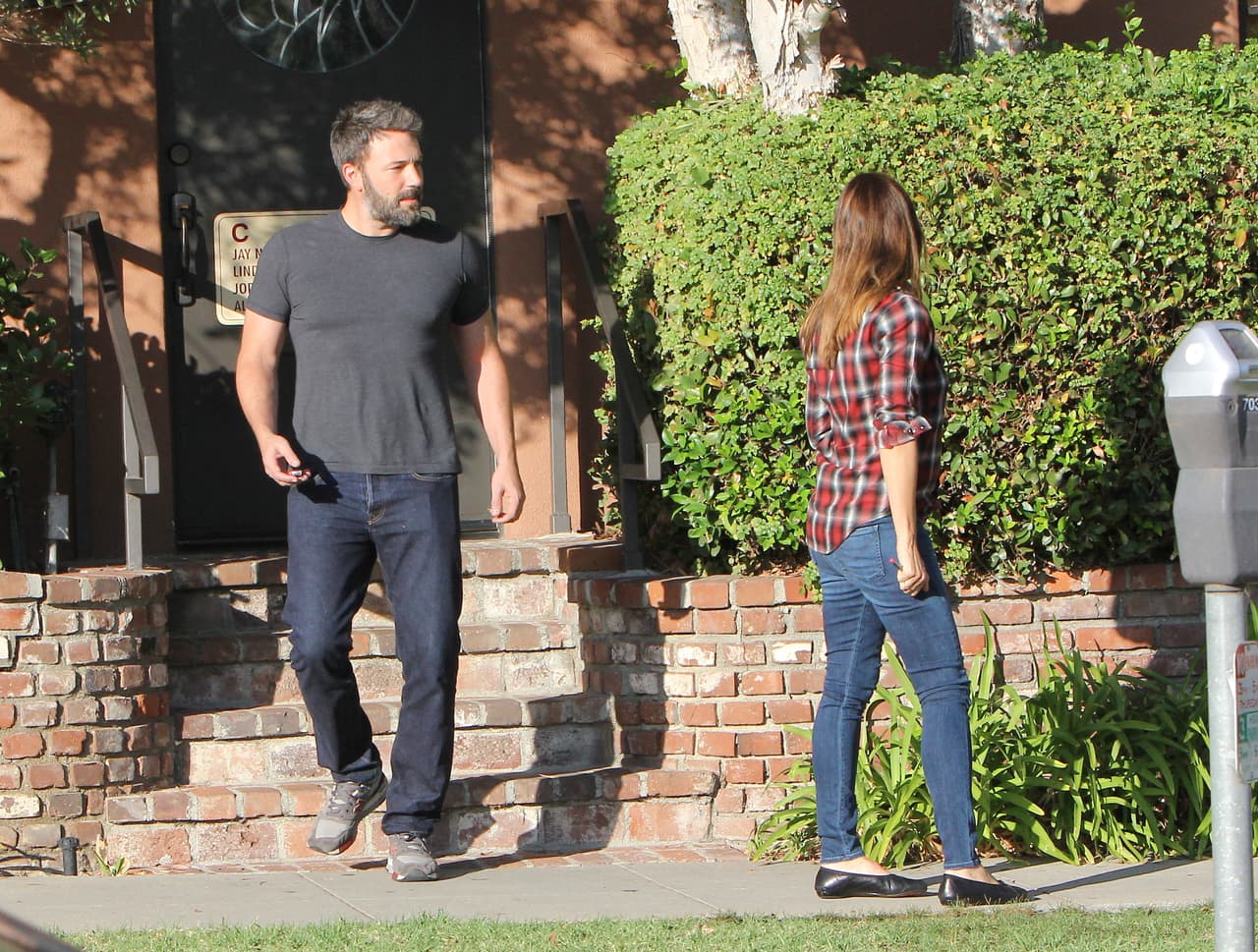 De vuelta a casa con sus hijos.