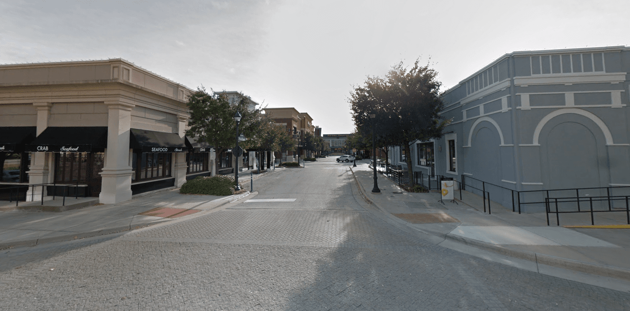 Guerrero Chapa fue asesinado en Southlake Town Square el 22 de mayo de 2013. Él estaba sentado en su vehículo, una Range Rover, la cual estaba estacionada en un Walmart, dijo la Fiscalía del Distrito Norte de Texas.
<br>
<br>Una SUV se estacionó detrás de la Range Rover.