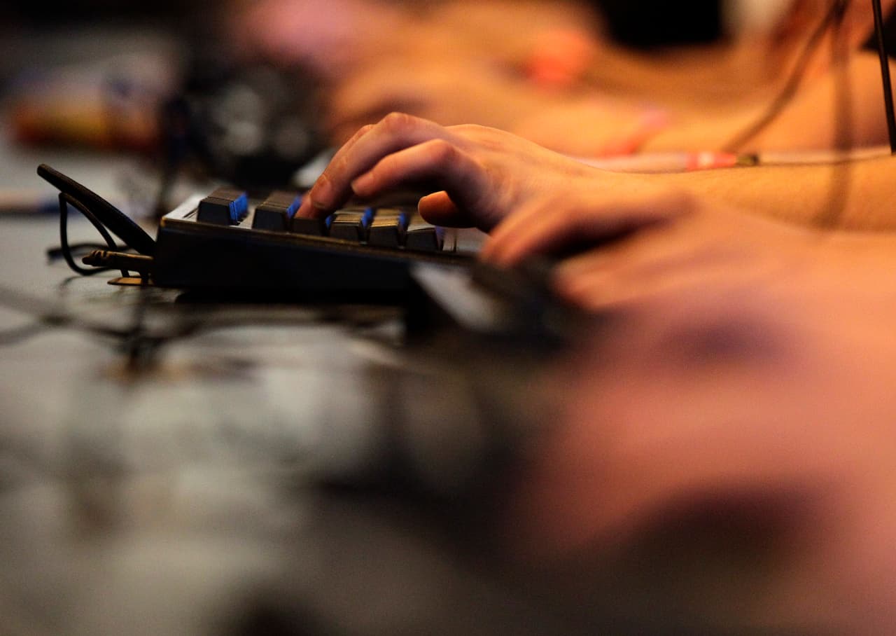 Activan protocolo de emergencia por mujer de 91 años… y la encuentran jugando videojuegos