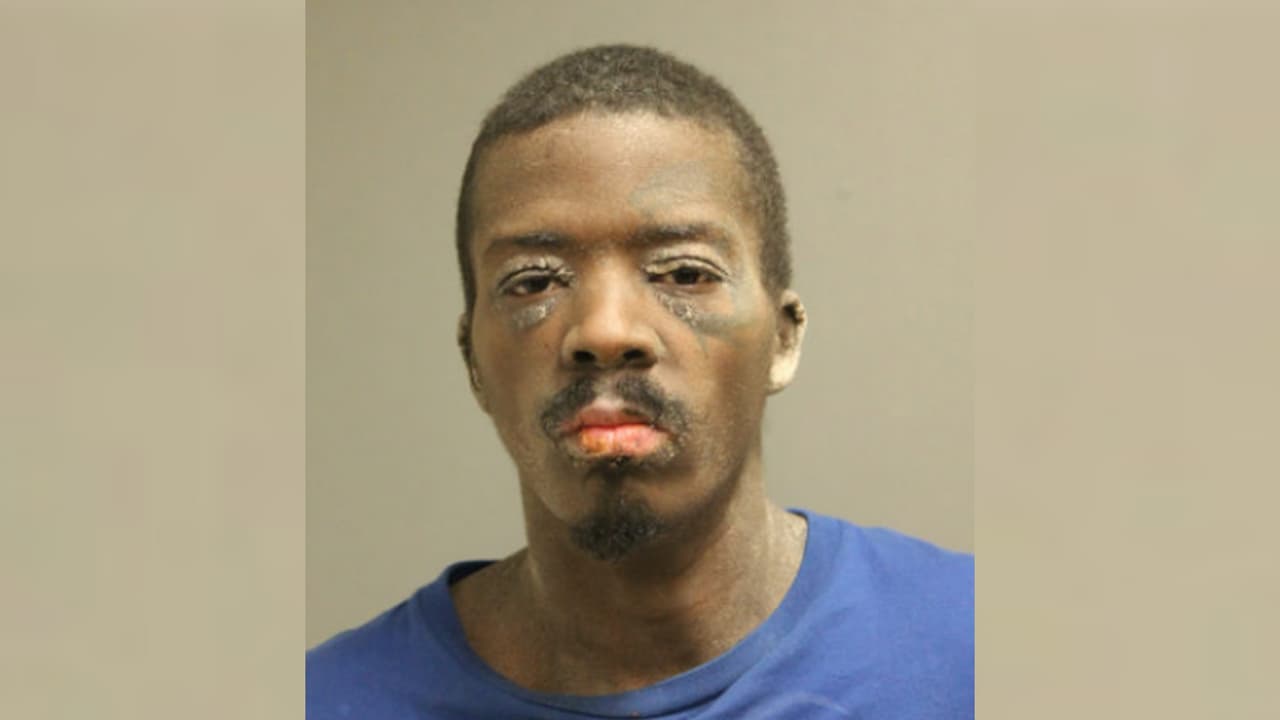 Policía de Chicago presenta cargos a un hombre acusado de empujar a una usuaria a las vías de CTA