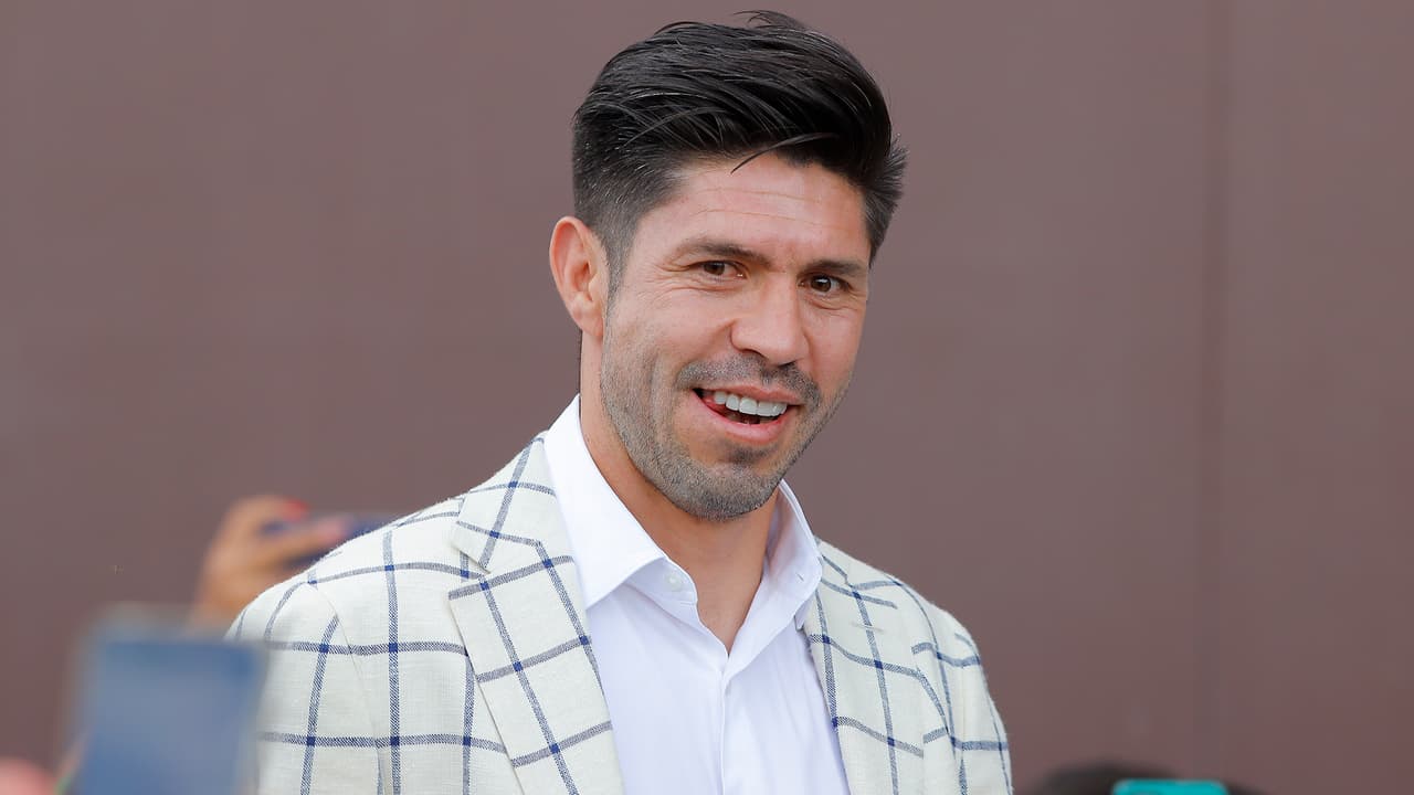 ¡Vuelve al futbol! Chicharito contrata a Oribe para la Kings League