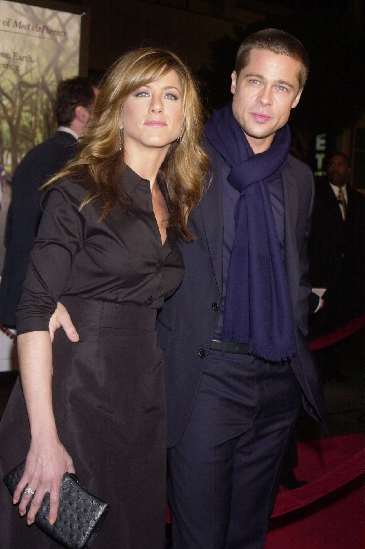 La protagonista de 'Friends' fue cuestionada: "¿Aceptas la afirmación de Brad de que no te engañó antes de separarse?". A lo que ella respondió: "Elijo creerle a mi esposo. En este punto, no me sorprendería nada, pero preferiría creerle".