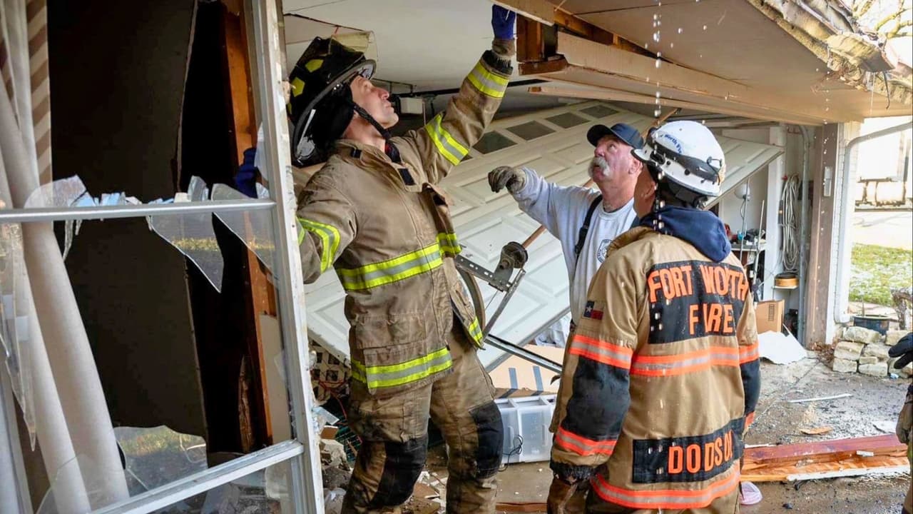 <b>Seguridad contra incendios en casas móviles:</b>
<ul>
 <li>Revisa regularmente los detectores de humo y los extintores. Asegúrate de que las rutas de escape estén siempre despejadas, especialmente durante el invierno, cuando el hielo puede dificultar el acceso a las salidas.</li>
</ul>