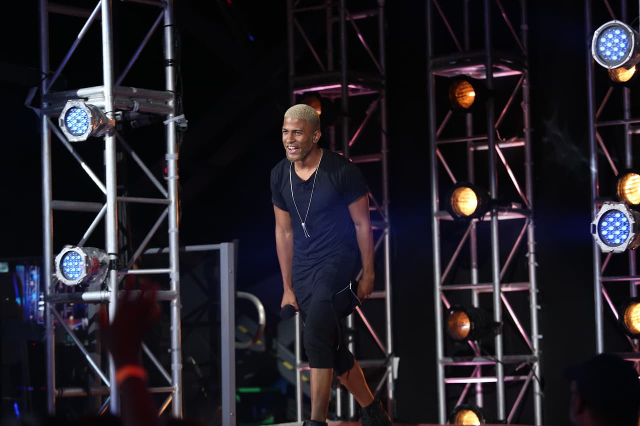 Matthews dejó a los jueces boquiabiertos con su interpretación de 'Take me to church'. Además, Ricky alabó su 'look' diferente.