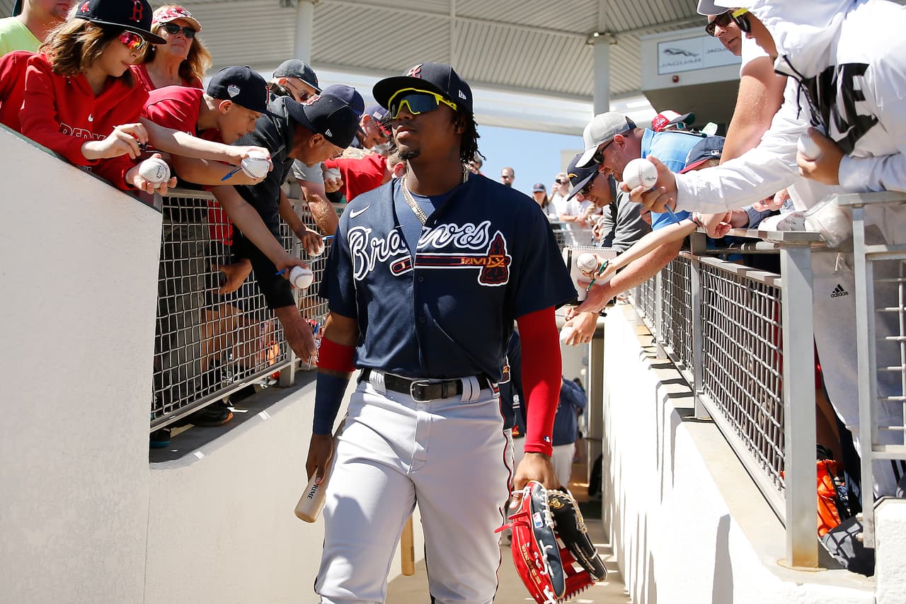 Grandes Ligas aplaza inicio de temporada y da libertad a peloteros