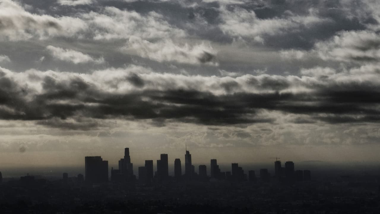 Alerta por tormenta invernal con riesgos en las vías, derrumbes e inundaciones en el sur de California