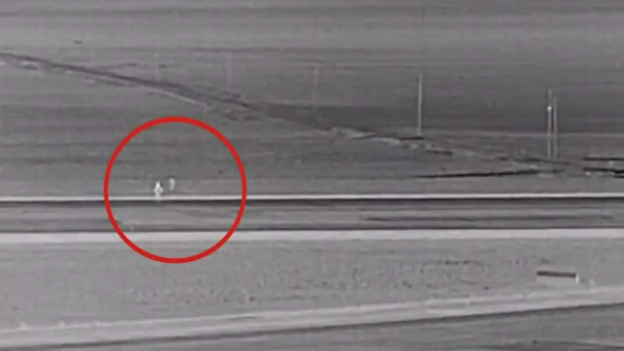 Autoridades califican como suicidio la muerte de un hombre atropellado por un avión en Denver
