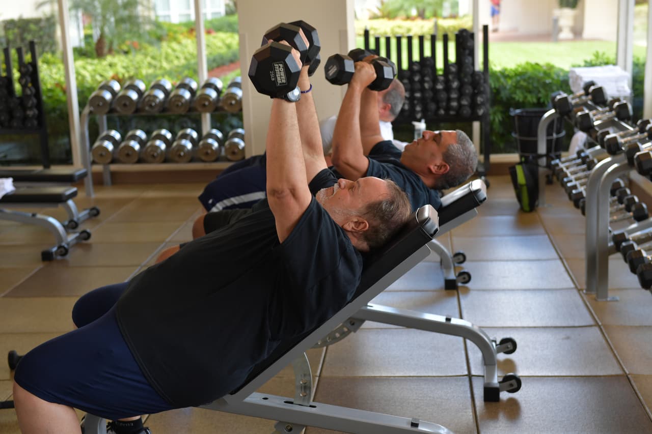 Lo más duro de la rutina es la parte de las pesas, pero Raúl está consciente de lo importante que es para lograr sus objetivos. 
<br>