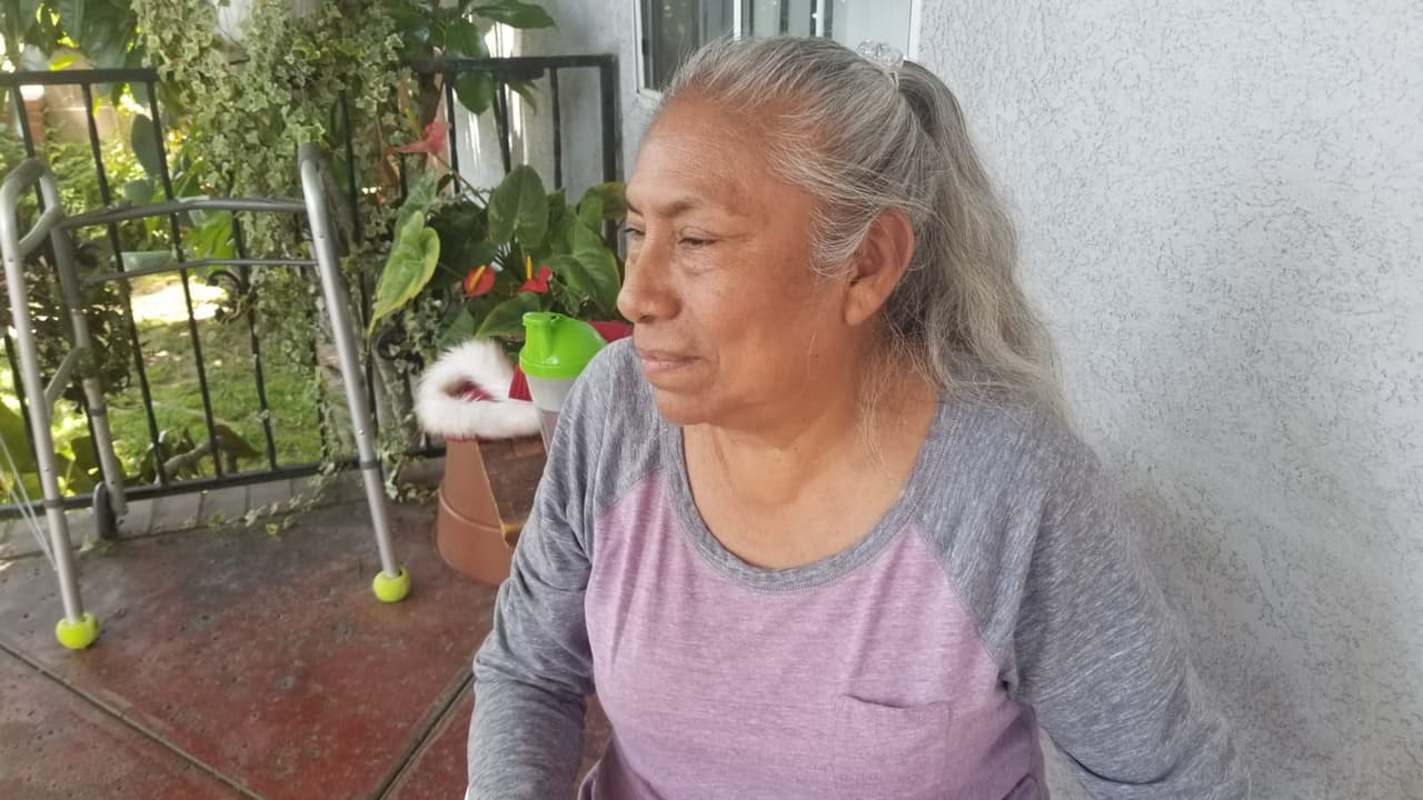 Sin embargo, asegura que viven del reciclaje, lo que limita sus ingresos a 7 dólares al día. Y teme no cubrir los gastos de traslado de regreso, para continuar con los tratamientos que América recibe en Pasadena, California.