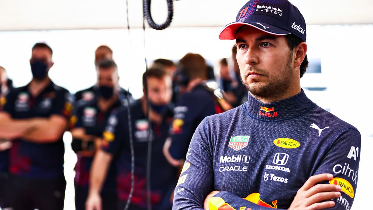 Hamilton domina la calificación; Checo Pérez tiene pésimo día